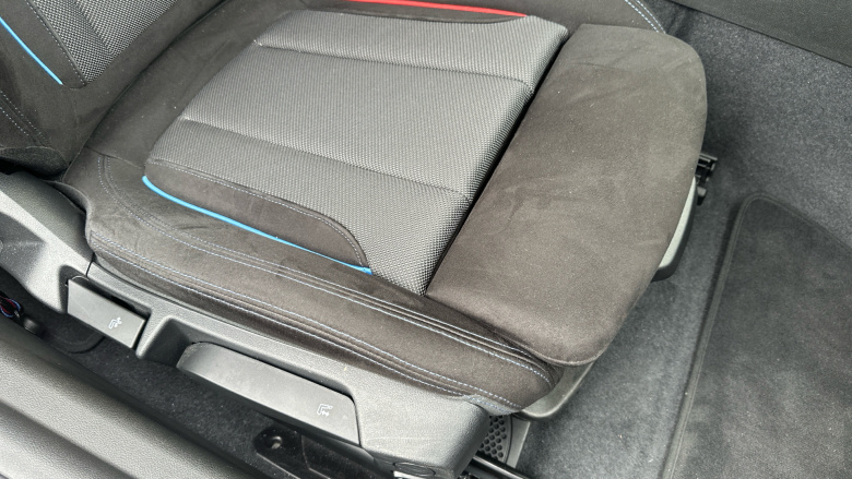 BMW 2 Series 220i M Sport 2dr Step Auto [Pro Pack] Petrol Coupe